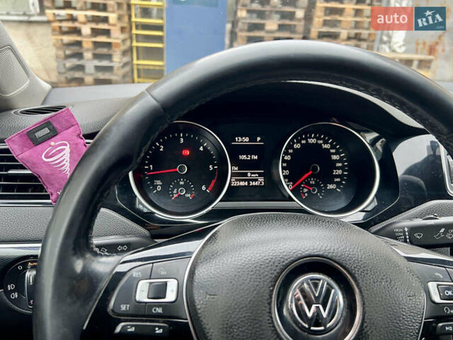 Серый Фольксваген Джетта, объемом двигателя 1.6 л и пробегом 224 тыс. км за 11500 $, фото 1 на Automoto.ua