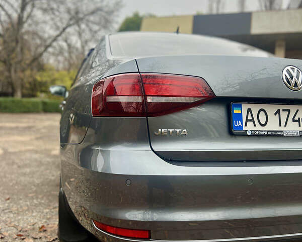 Серый Фольксваген Джетта, объемом двигателя 1.6 л и пробегом 224 тыс. км за 11500 $, фото 16 на Automoto.ua