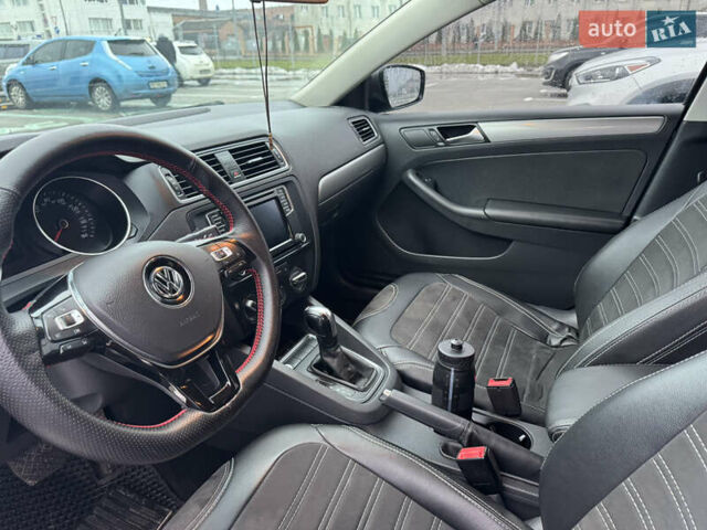 Серый Фольксваген Джетта, объемом двигателя 1.4 л и пробегом 160 тыс. км за 11000 $, фото 5 на Automoto.ua