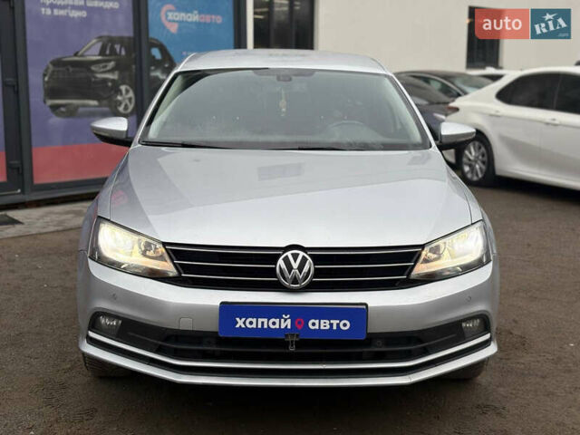 Серый Фольксваген Джетта, объемом двигателя 1.6 л и пробегом 190 тыс. км за 12500 $, фото 1 на Automoto.ua
