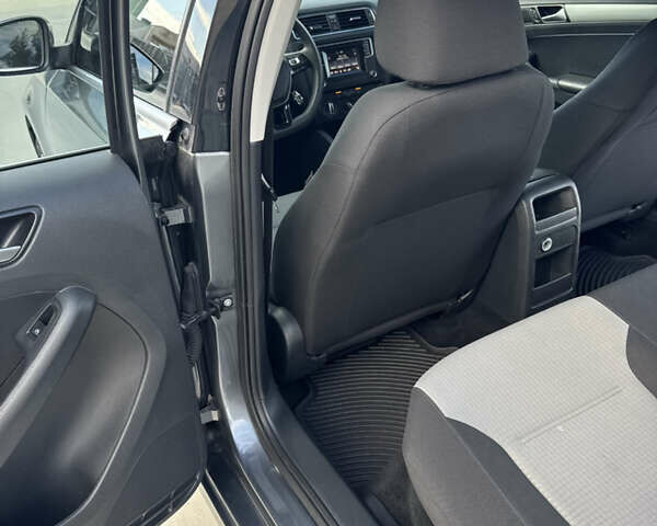 Фольксваген Джетта 2016 у Києві на Automoto.ua Сірий Фольксваген Джетта, об'ємом двигуна 1.4 л та пробігом 150 тис. км за 10000 $, фото 14 на Automoto.ua