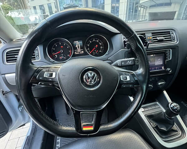 Фольксваген Джетта 2016 в Ирпене на Automoto.ua Серый Фольксваген Джетта, объемом двигателя 1.4 л и пробегом 193 тыс. км за 10000 $, фото 16 на Automoto.ua