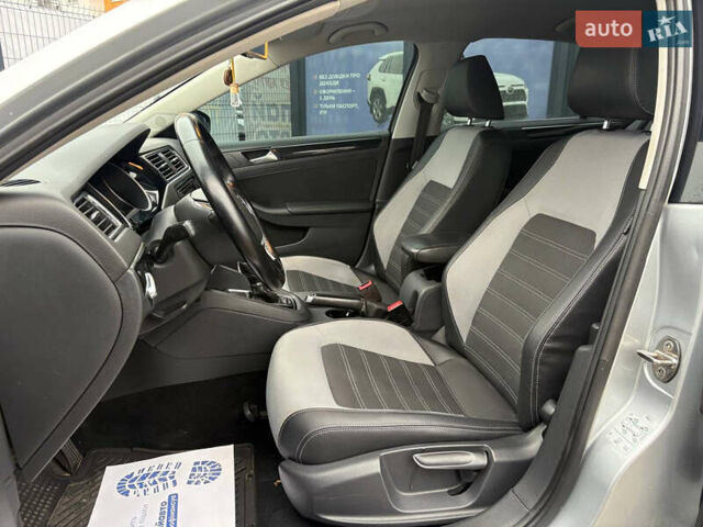 Серый Фольксваген Джетта, объемом двигателя 1.6 л и пробегом 190 тыс. км за 12500 $, фото 8 на Automoto.ua