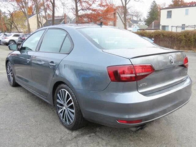 Серый Фольксваген Джетта, объемом двигателя 1.8 л и пробегом 75 тыс. км за 2200 $, фото 3 на Automoto.ua