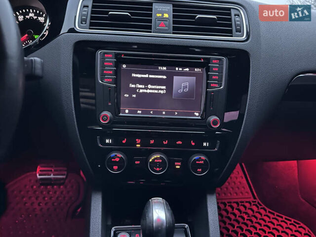 Серый Фольксваген Джетта, объемом двигателя 2 л и пробегом 188 тыс. км за 14500 $, фото 36 на Automoto.ua