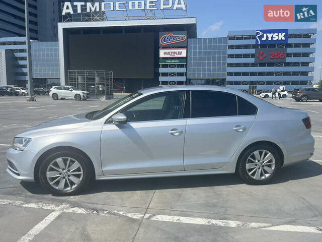 Сірий Фольксваген Джетта, об'ємом двигуна 1.6 л та пробігом 130 тис. км за 14999 $, фото 6 на Automoto.ua