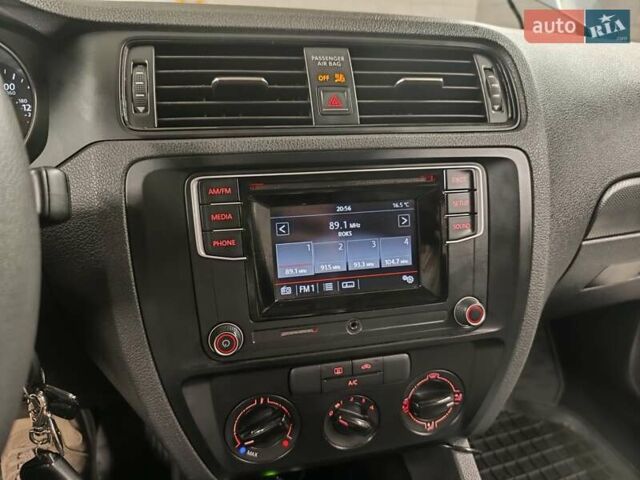 Серый Фольксваген Джетта, объемом двигателя 1.39 л и пробегом 165 тыс. км за 11200 $, фото 27 на Automoto.ua