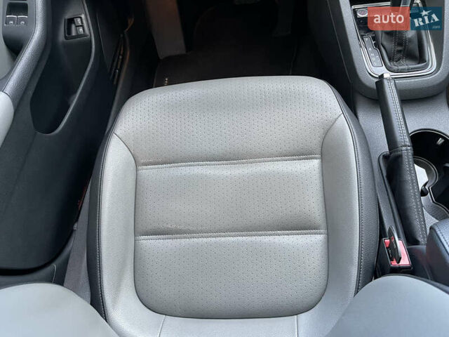 Серый Фольксваген Джетта, объемом двигателя 1.39 л и пробегом 130 тыс. км за 12500 $, фото 17 на Automoto.ua