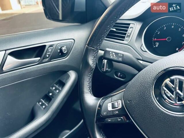 Фольксваген Джетта 2016 в Днепре (Днепропетровске) на Automoto.ua Серый Фольксваген Джетта, объемом двигателя 1.39 л и пробегом 160 тыс. км за 10900 $, фото 34 на Automoto.ua