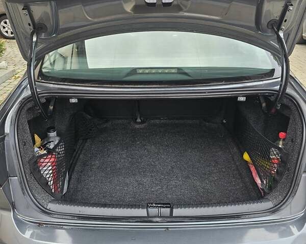 Сірий Фольксваген Джетта, об'ємом двигуна 1.4 л та пробігом 80 тис. км за 10499 $, фото 23 на Automoto.ua