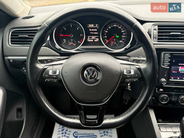 Серый Фольксваген Джетта, объемом двигателя 1.6 л и пробегом 190 тыс. км за 12500 $, фото 12 на Automoto.ua