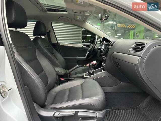 Сірий Фольксваген Джетта, об'ємом двигуна 1.4 л та пробігом 194 тис. км за 10990 $, фото 12 на Automoto.ua