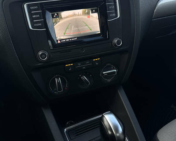 Фольксваген Джетта 2016 у Києві на Automoto.ua Сірий Фольксваген Джетта, об'ємом двигуна 1.4 л та пробігом 150 тис. км за 10000 $, фото 10 на Automoto.ua