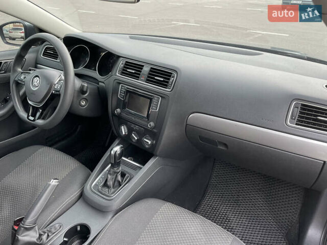 Серый Фольксваген Джетта, объемом двигателя 1.4 л и пробегом 215 тыс. км за 7650 $, фото 9 на Automoto.ua