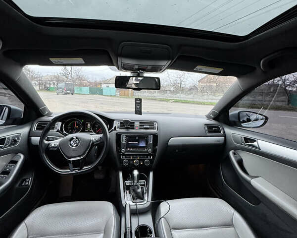 Сірий Фольксваген Джетта, об'ємом двигуна 1.39 л та пробігом 144 тис. км за 11999 $, фото 7 на Automoto.ua