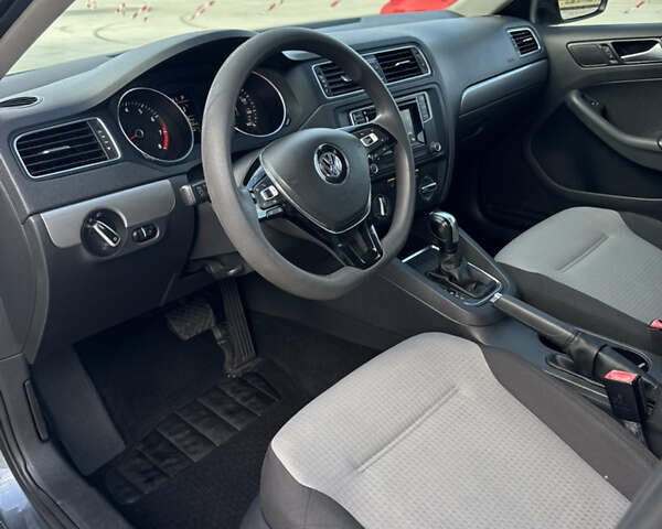 Фольксваген Джетта 2016 у Києві на Automoto.ua Сірий Фольксваген Джетта, об'ємом двигуна 1.4 л та пробігом 150 тис. км за 10000 $, фото 4 на Automoto.ua