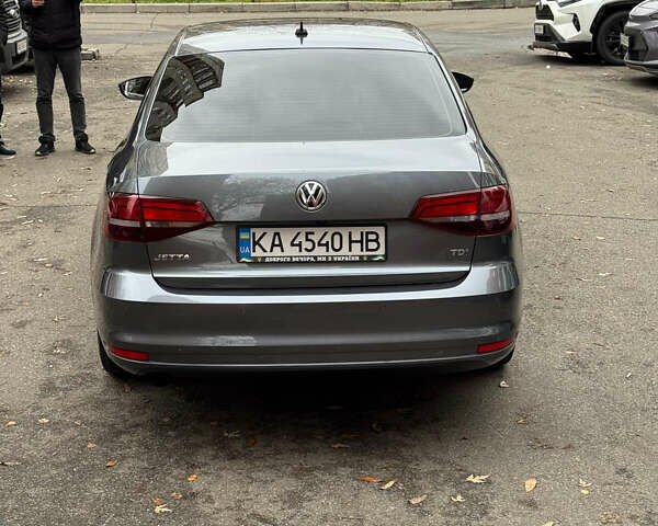 Серый Фольксваген Джетта, объемом двигателя 1.6 л и пробегом 213 тыс. км за 9700 $, фото 5 на Automoto.ua