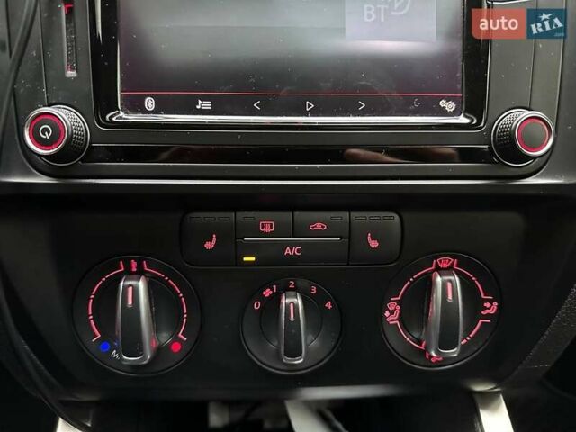 Сірий Фольксваген Джетта, об'ємом двигуна 1.4 л та пробігом 194 тис. км за 10990 $, фото 19 на Automoto.ua