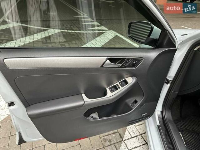 Сірий Фольксваген Джетта, об'ємом двигуна 1.4 л та пробігом 194 тис. км за 10990 $, фото 7 на Automoto.ua