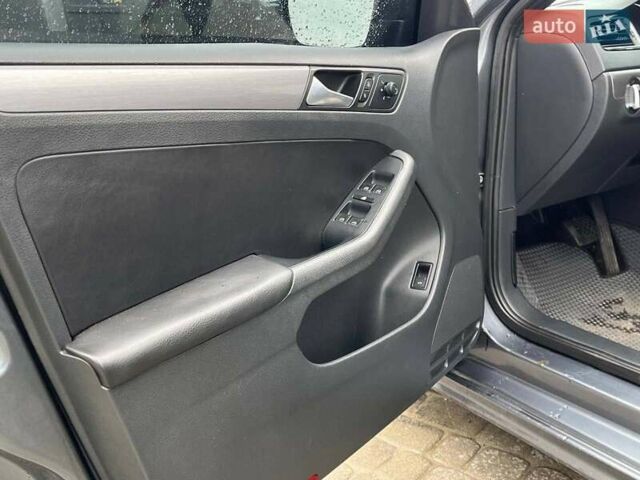 Сірий Фольксваген Джетта, об'ємом двигуна 1.8 л та пробігом 250 тис. км за 8500 $, фото 9 на Automoto.ua