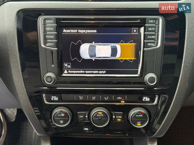 Серый Фольксваген Джетта, объемом двигателя 1.6 л и пробегом 190 тыс. км за 12500 $, фото 15 на Automoto.ua