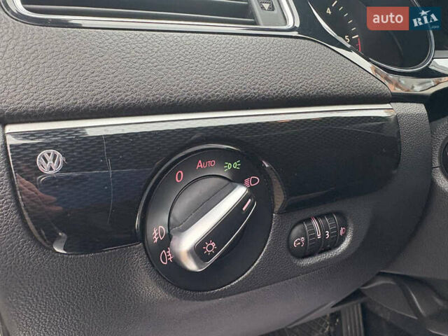 Серый Фольксваген Джетта, объемом двигателя 1.6 л и пробегом 190 тыс. км за 12500 $, фото 18 на Automoto.ua