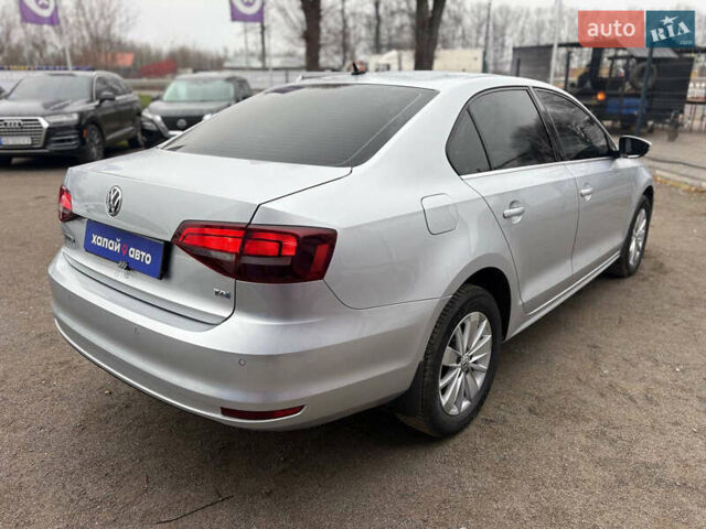Серый Фольксваген Джетта, объемом двигателя 1.6 л и пробегом 190 тыс. км за 12500 $, фото 4 на Automoto.ua