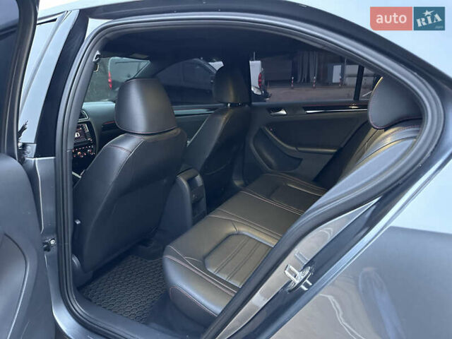 Серый Фольксваген Джетта, объемом двигателя 2 л и пробегом 188 тыс. км за 14500 $, фото 28 на Automoto.ua