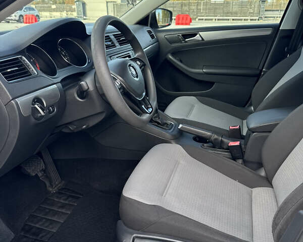 Фольксваген Джетта 2016 у Києві на Automoto.ua Сірий Фольксваген Джетта, об'ємом двигуна 1.4 л та пробігом 150 тис. км за 10000 $, фото 6 на Automoto.ua