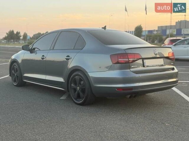 Сірий Фольксваген Джетта, об'ємом двигуна 1.8 л та пробігом 270 тис. км за 11000 $, фото 4 на Automoto.ua