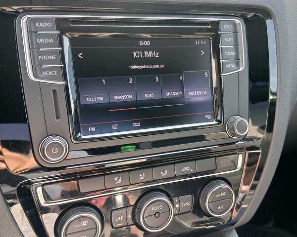 Сірий Фольксваген Джетта, об'ємом двигуна 1.6 л та пробігом 195 тис. км за 12000 $, фото 6 на Automoto.ua