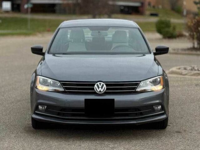 Сірий Фольксваген Джетта, об'ємом двигуна 1.8 л та пробігом 119 тис. км за 2500 $, фото 1 на Automoto.ua