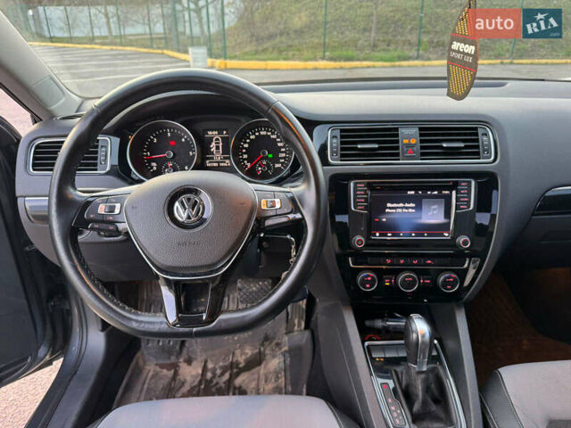Сірий Фольксваген Джетта, об'ємом двигуна 1.6 л та пробігом 161 тис. км за 11500 $, фото 4 на Automoto.ua