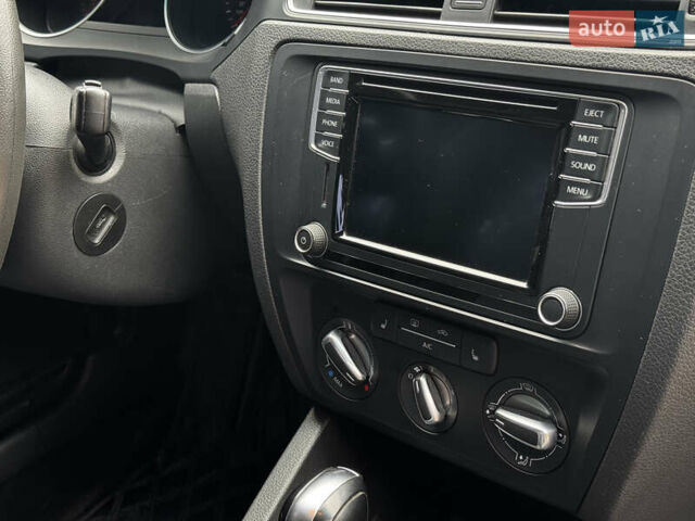 Фольксваген Джетта 2016 в Киеве на Automoto.ua Серый Фольксваген Джетта, объемом двигателя 1.4 л и пробегом 95 тыс. км за 9490 $, фото 29 на Automoto.ua