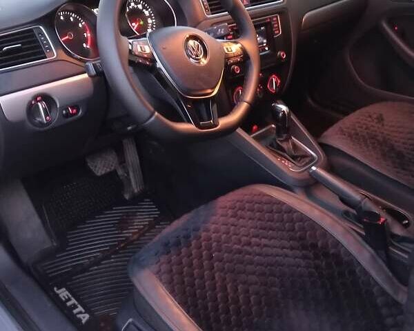 Сірий Фольксваген Джетта, об'ємом двигуна 1.4 л та пробігом 122 тис. км за 9500 $, фото 12 на Automoto.ua