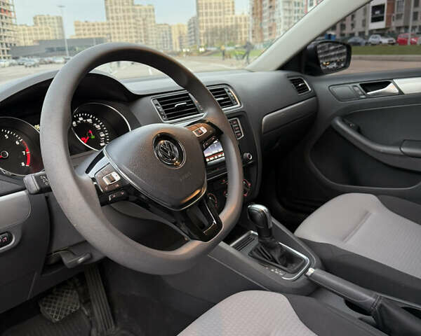 Сірий Фольксваген Джетта, об'ємом двигуна 1.39 л та пробігом 127 тис. км за 11000 $, фото 12 на Automoto.ua