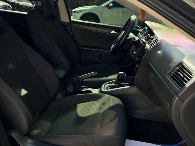 Серый Фольксваген Джетта, объемом двигателя 1.4 л и пробегом 188 тыс. км за 10600 $, фото 13 на Automoto.ua