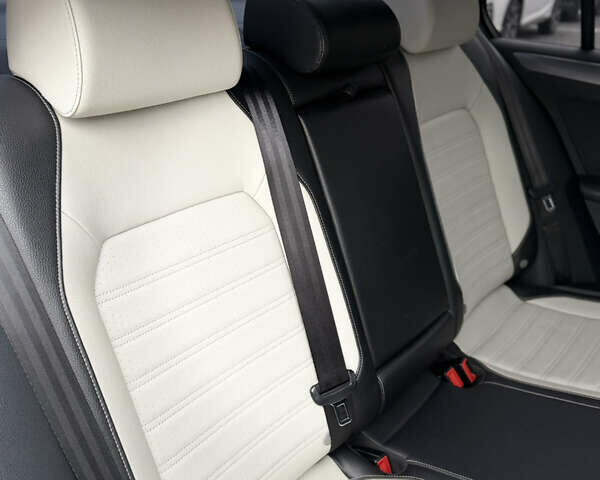 Серый Фольксваген Джетта, объемом двигателя 1.8 л и пробегом 237 тыс. км за 10300 $, фото 13 на Automoto.ua