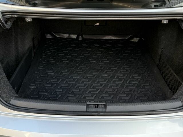 Серый Фольксваген Джетта, объемом двигателя 1.6 л и пробегом 90 тыс. км за 12000 $, фото 18 на Automoto.ua