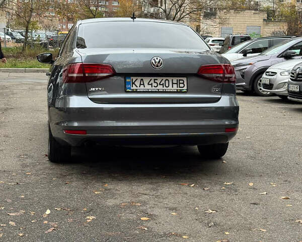 Серый Фольксваген Джетта, объемом двигателя 1.6 л и пробегом 213 тыс. км за 9700 $, фото 3 на Automoto.ua