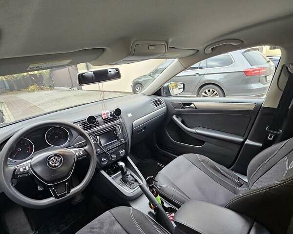 Сірий Фольксваген Джетта, об'ємом двигуна 1.4 л та пробігом 80 тис. км за 10499 $, фото 36 на Automoto.ua