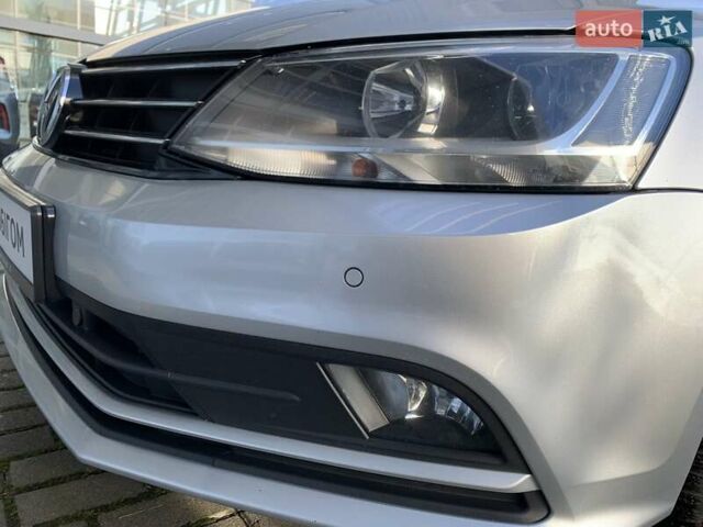 Сірий Фольксваген Джетта, об'ємом двигуна 1.6 л та пробігом 144 тис. км за 13000 $, фото 25 на Automoto.ua