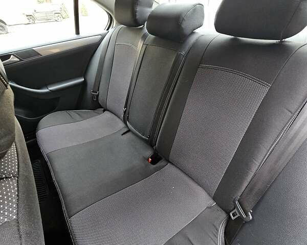 Сірий Фольксваген Джетта, об'ємом двигуна 1.4 л та пробігом 80 тис. км за 10499 $, фото 32 на Automoto.ua