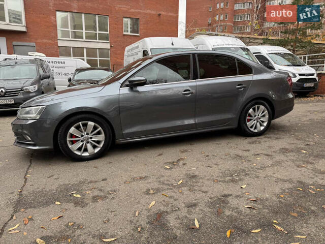 Серый Фольксваген Джетта, объемом двигателя 1.6 л и пробегом 213 тыс. км за 9700 $, фото 2 на Automoto.ua