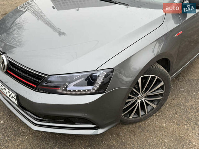 Серый Фольксваген Джетта, объемом двигателя 1.8 л и пробегом 120 тыс. км за 10990 $, фото 2 на Automoto.ua