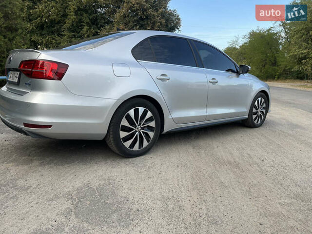 Серый Фольксваген Джетта, объемом двигателя 1.39 л и пробегом 130 тыс. км за 12500 $, фото 6 на Automoto.ua