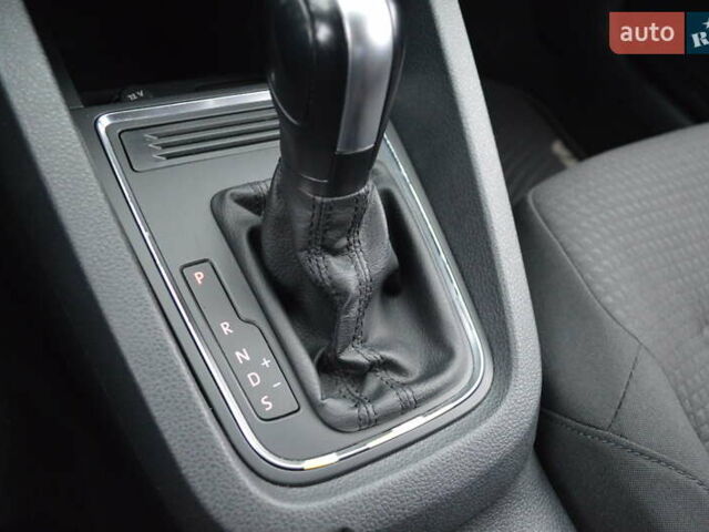 Серый Фольксваген Джетта, объемом двигателя 1.4 л и пробегом 110 тыс. км за 12800 $, фото 22 на Automoto.ua