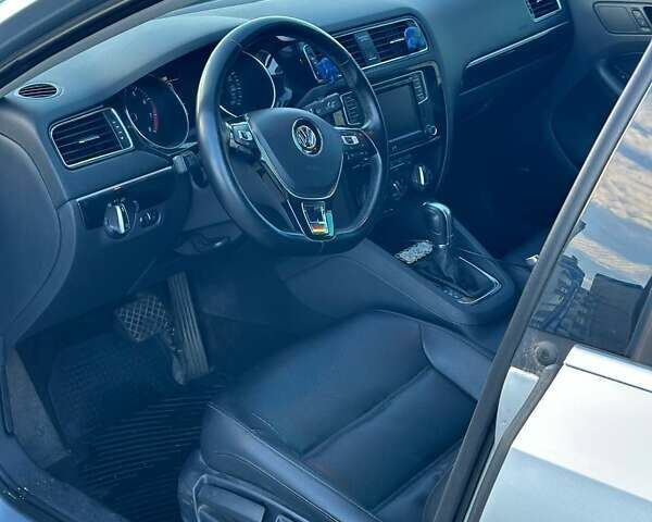 Серый Фольксваген Джетта, объемом двигателя 1.78 л и пробегом 230 тыс. км за 10000 $, фото 8 на Automoto.ua