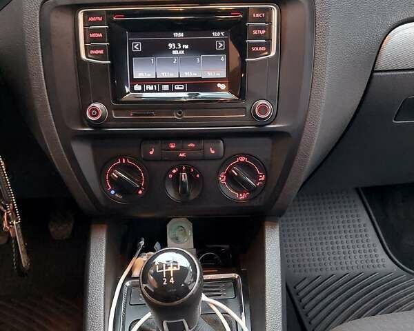 Серый Фольксваген Джетта, объемом двигателя 1.4 л и пробегом 170 тыс. км за 7900 $, фото 33 на Automoto.ua