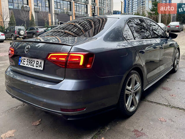 Серый Фольксваген Джетта, объемом двигателя 2 л и пробегом 188 тыс. км за 14500 $, фото 41 на Automoto.ua